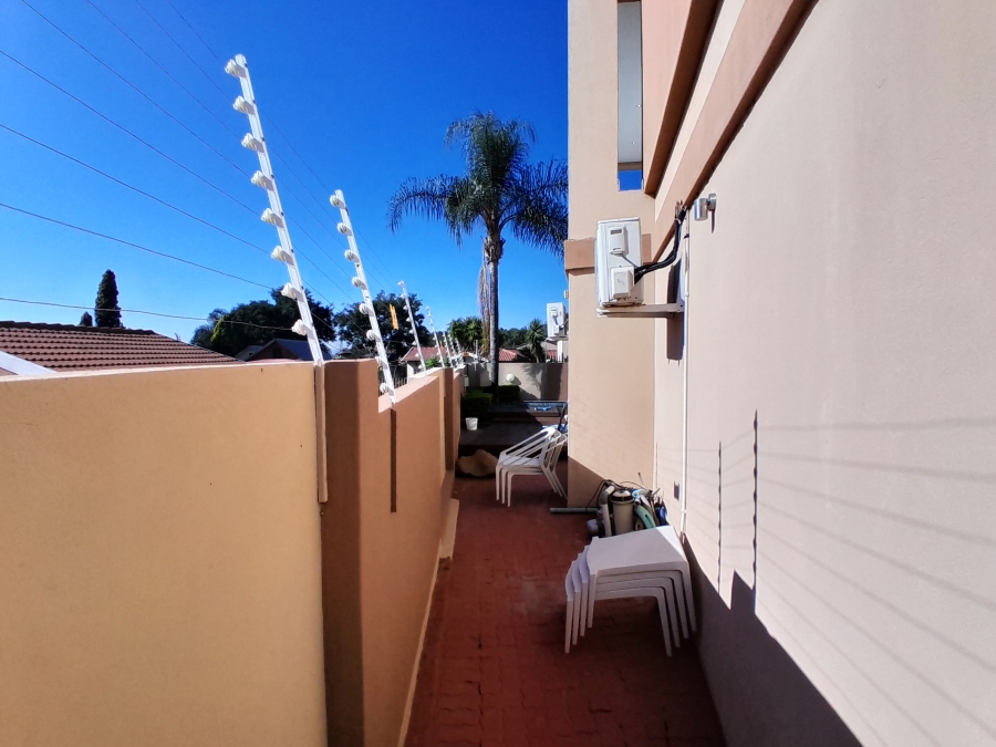 3 Bedroom Property for Sale in Safari Gardens North West